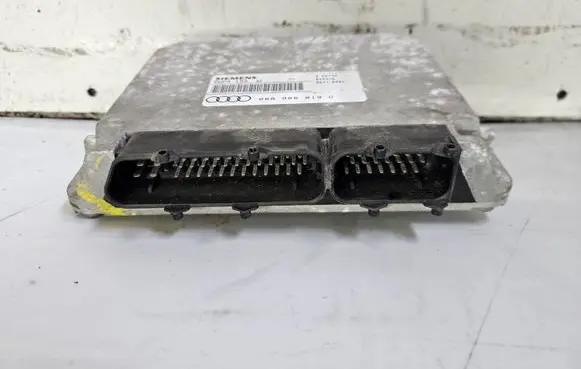 Audi A3 S3 8L Engine control unit/module 06A906019D 649316 2271R001