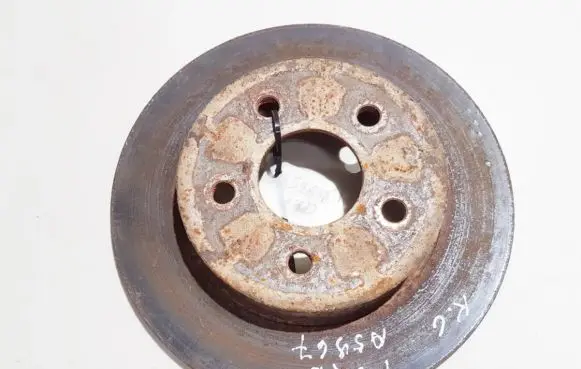 Ford Focus C-MAX Rear brake disc neventiliuojamas