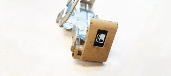 Honda CR-V Fuel tank opening switch 