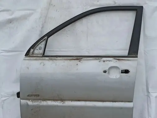 KIA Sportage Front door Sidabrine