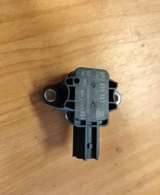 Audi A3 S3 8P Airbag deployment crash/impact sensor 8P0955557 050707 63320RB4059