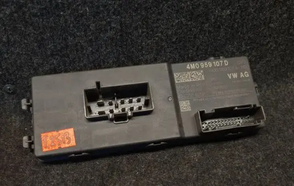 Audi A4 S4 B9 8W Tailgate/trunk control unit/module 4M0959107D 4M0959107A A2C73762522
