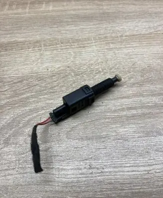 Audi 80 90 S2 B4 Brake pedal sensor switch 811907343B