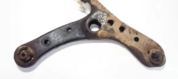 Toyota Avensis Verso Front lower control arm/wishbone