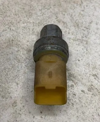 Air conditioning (A/C) pressure sensor