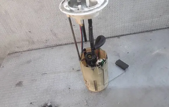 Peugeot Boxer In-tank fuel pump 1347802080 0580303076