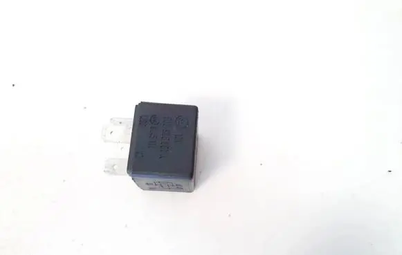 Skoda Fabia Mk1 (6Y) Other relay 6u0906061A 9445111