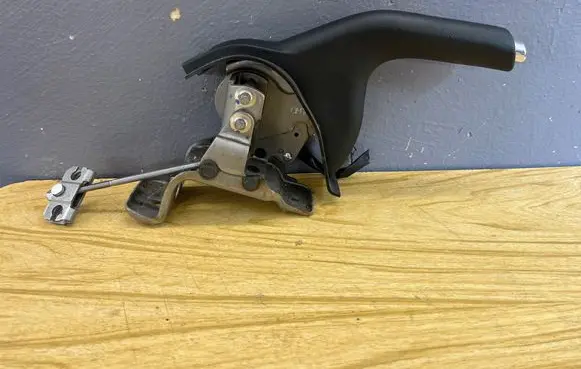 Suzuki Grand Vitara II Handbrake/parking brake lever assembly
