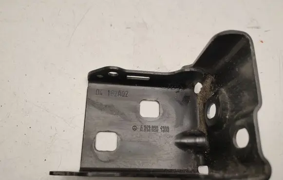 Mercedes-Benz E W213 Headlight/headlamp mounting bracket A2136261300