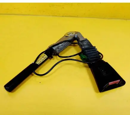 Opel Vectra B Front seatbelt buckle 90585747