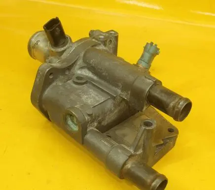 Opel Astra H Thermostat/thermostat housing 24418432