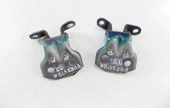 Subaru Forester SF Front door hinge set 