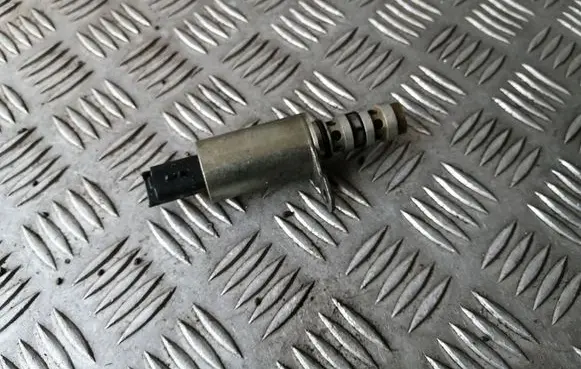Peugeot 206 Camshaft vanos timing valve 9649309780