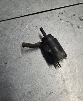 Audi 100 S4 C4 Windscreen/windshield washer pump 171955651