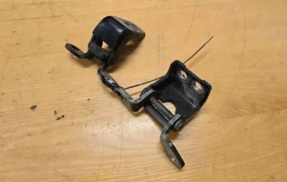 Honda CR-V Rear door hinge set 
