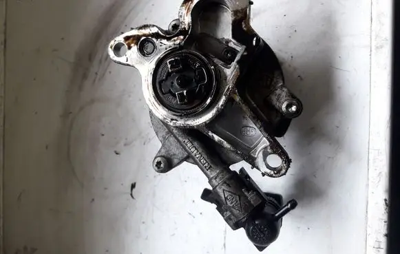 Renault Trafic II (X83) Vacuum pump