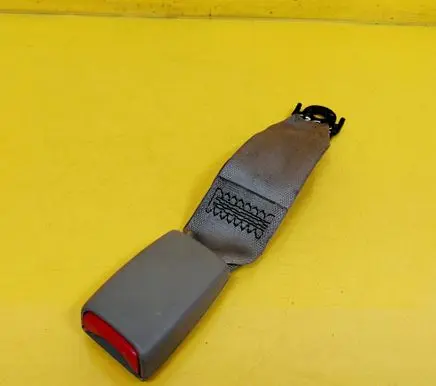 Mazda 626 Rear seatbelt buckle 