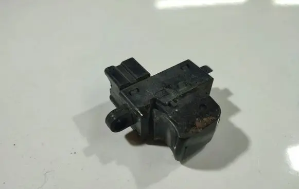Nissan Note (E11) Electric window control switch