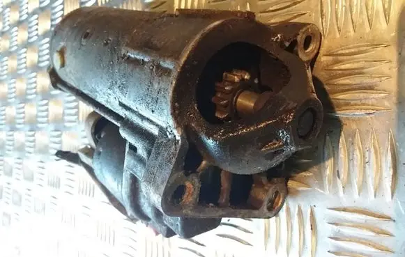 Mitsubishi Carisma Starter motor MD329260