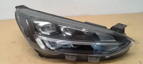 Ford Focus Headlight/headlamp JX7B13E014CE