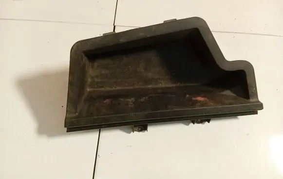 Glove box
