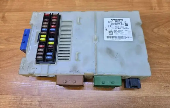 Volvo S80 Fuse module 6G9T14C256HF 30786819AA 3659AF01125TP