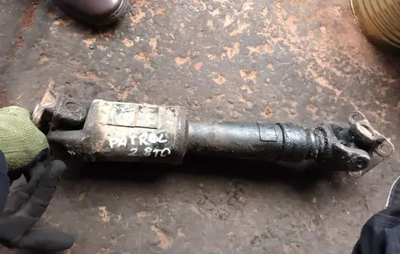 Nissan Patrol Y61 Rear driveshaft/prop shaft 