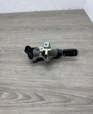 Volkswagen Amarok Ignition lock 6R0905865 6R0905851F