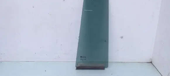 Opel Zafira B Rear vent window glass 