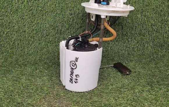 Opel Zafira B In-tank fuel pump 13581636 0580200086