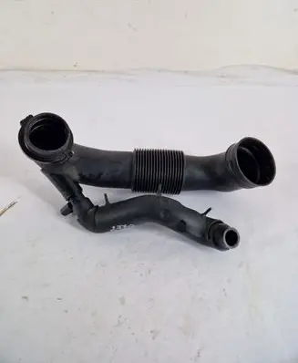Air intake hose/pipe