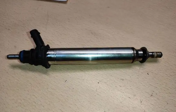 Mercedes-Benz GLA W156 Fuel injector A2780700687
