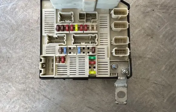 Renault Scenic II - Grand scenic II Fuse module 8200481866