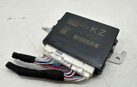 Toyota RAV 4 (XA50) Door control unit/module 8922242010