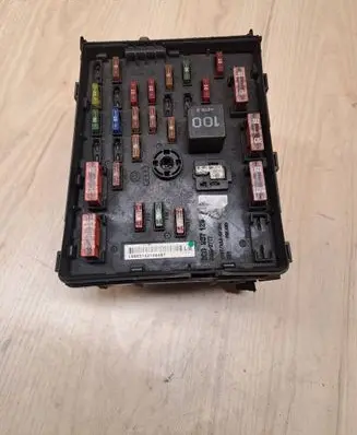 Volkswagen PASSAT B6 Fuse module 3C0937125 63592777