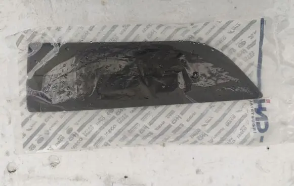 Iveco Daily 6th gen Front bumper splitter molding 5801847137