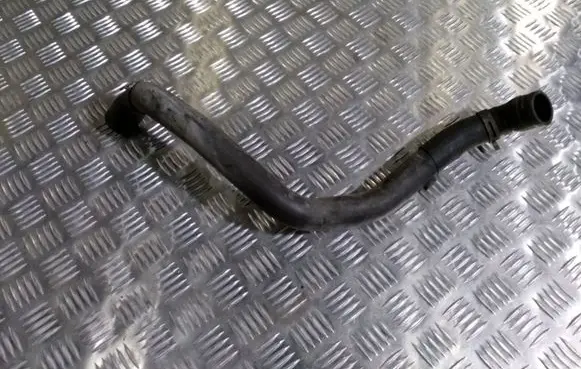 Volkswagen Golf IV Engine coolant pipe/hose 18009T