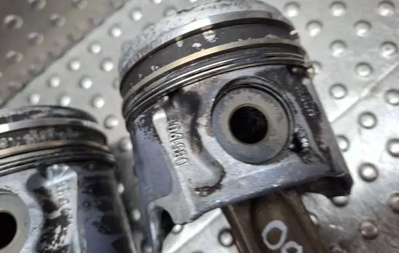 Citroen C5 Piston S27649161 RHR RHJ