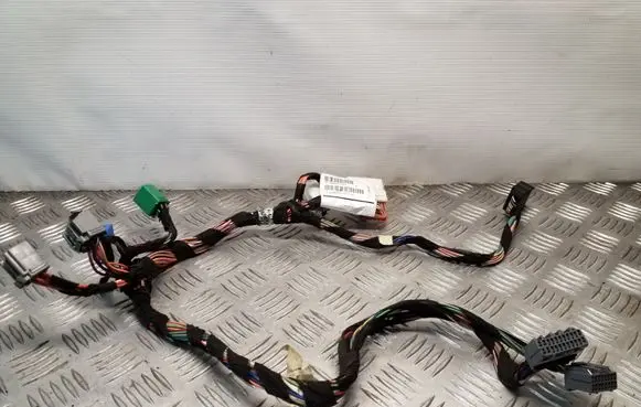 Jeep Grand Cherokee (WK) Front door wiring loom X36001404