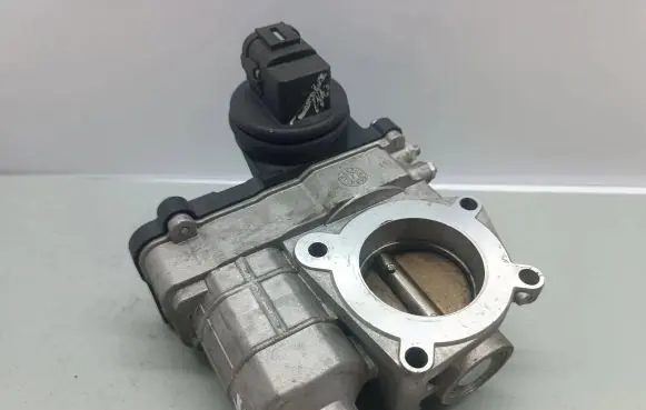 Nissan Note (E11) Throttle valve 57602 B8X27B RME4501