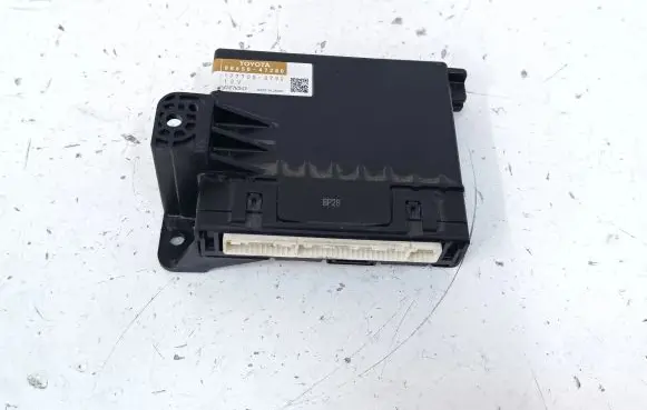 Toyota Prius+ (ZVW40) Air conditioning/heating control unit 8865047280 1777008790