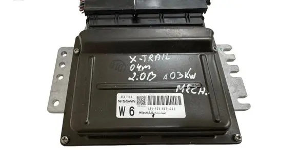 Nissan X-Trail T30 Engine control unit/module A56V20 17078265 A56V20UL74224