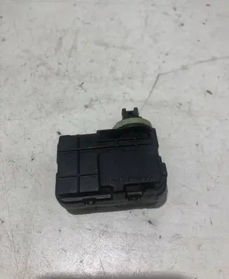Volvo V70 Headlight level adjustment motor 89033444 131330024 P2004GTD