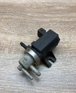 Volkswagen PASSAT B5.5 Turbo solenoid valve 1H0906627A 72190325