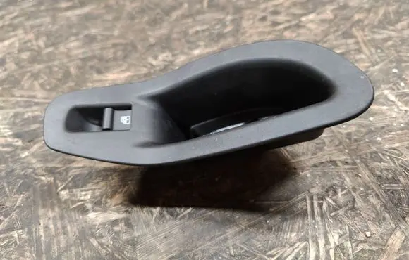 Fiat 500X Electric window control switch