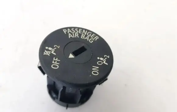 Passenger airbag on/off switch