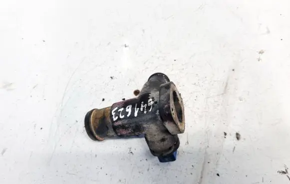 Volkswagen PASSAT B5 Engine coolant pipe/hose 028121132