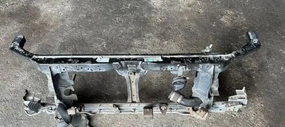 Nissan Navara D40 Radiator support slam panel