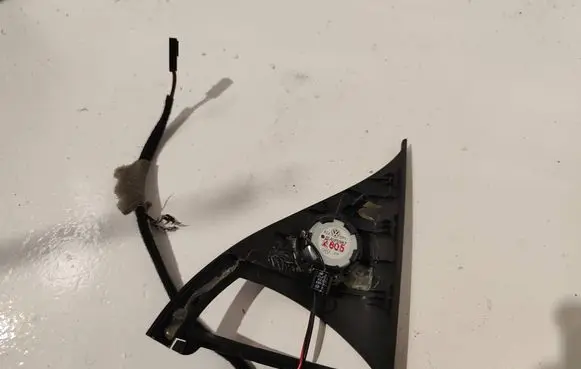 Volkswagen Touareg I Front door high frequency speaker 7L6035411