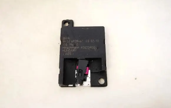 BMW X3 E83 Antenna control unit 8450692846103 84506928461-03